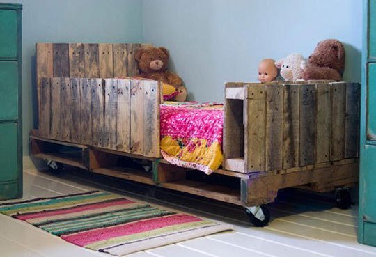 10 idei de mobilier din lemn refolosit pentru casa