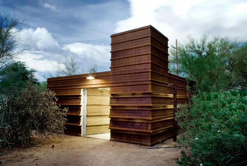 Construirea unei magazii din lemn in gradina
