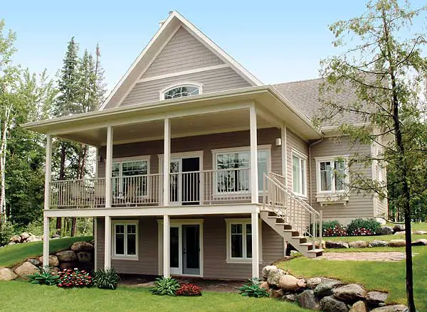 Proiecte de case cu terase acoperite pentru familie