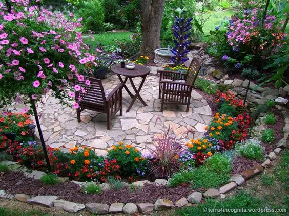 aranjamente de gradina cu pietre si flori Stone and flower garden design ideas 1