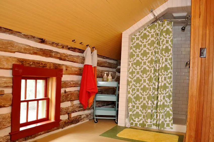 casuta din lemn The small log cabin 8