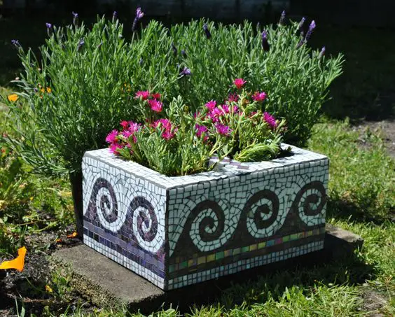 amenajari de gradina cu boltari Cinder block garden uses 8