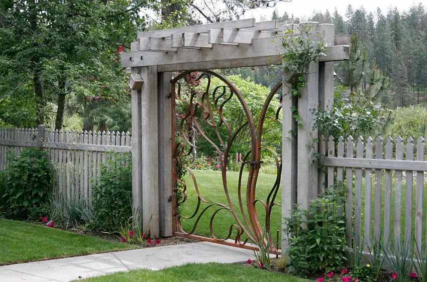 idei pentru spatiul de la poarta gate landscaping ideas 3