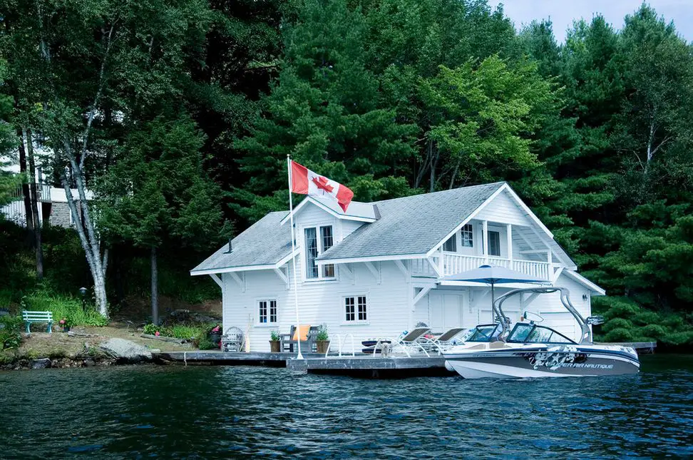 casa in stil canadian ansamblu
