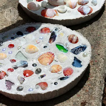 DIY projects with seashells and snails