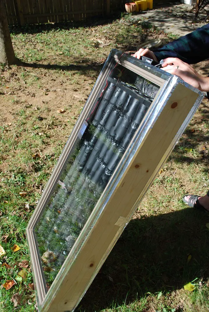 How to make a solar panel out of soda cans at home