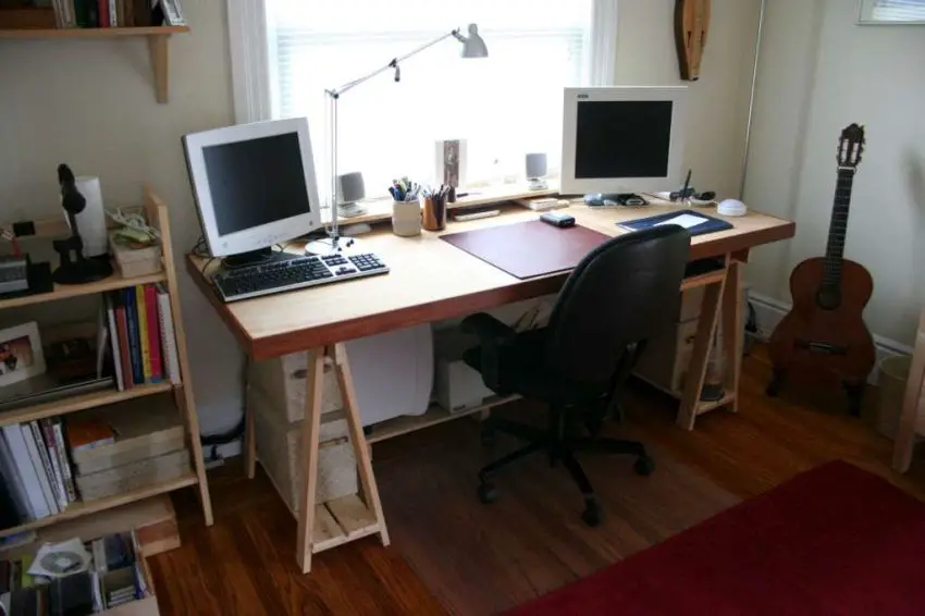 How to build a desk at home