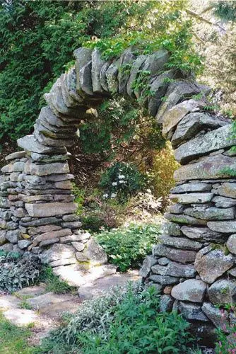 Using stone in rustic gardens is beautiful