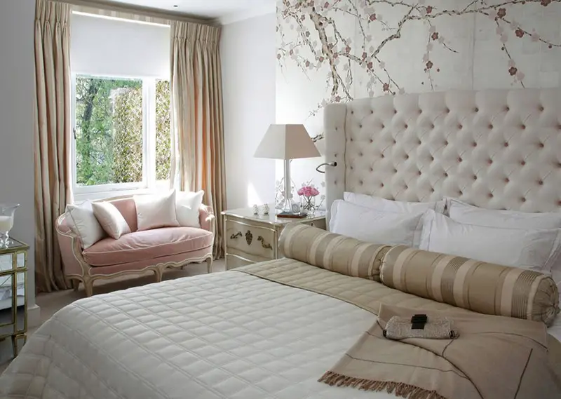 Pink and gray in the bedroom