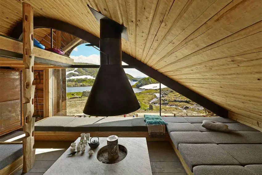 The camouflaged mountain lodge in Norway