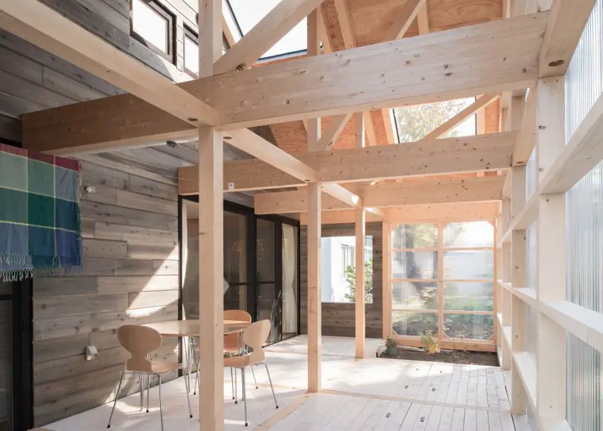 The timber and polycarbonate house in Japan