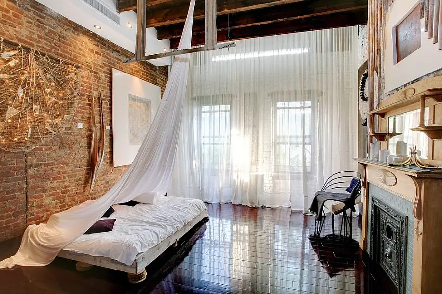 dormitoare cu pereti din caramida Bedrooms with brick walls