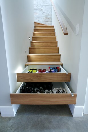 utilizarea spatiului de sub scari under stairs storage ideas 9