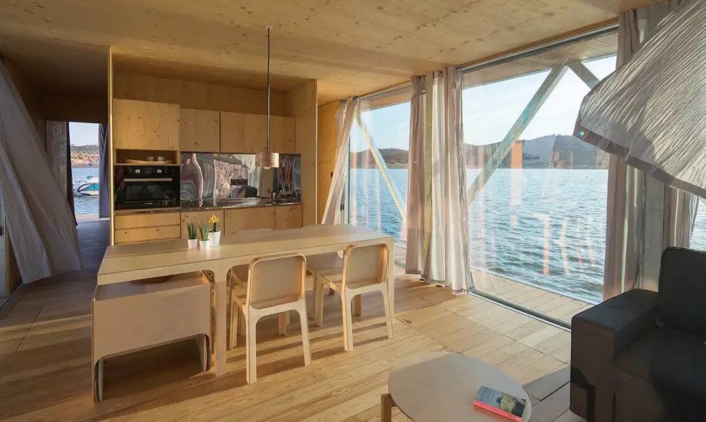 how to build a floating house