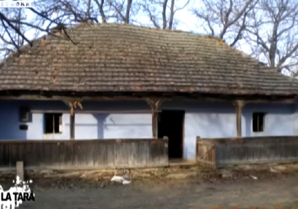mutarea unei case vechi - casă veche